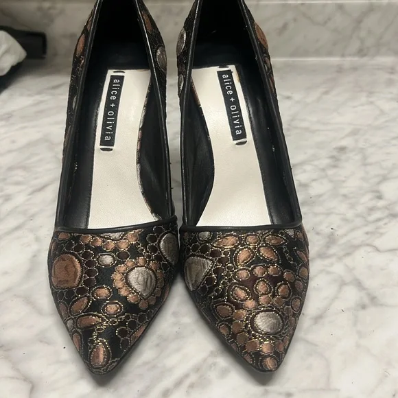 Alice + Olivia Embroidered Pumps Heels- Size 41.women black gold Boho Ball Party - Picture 2 of 10